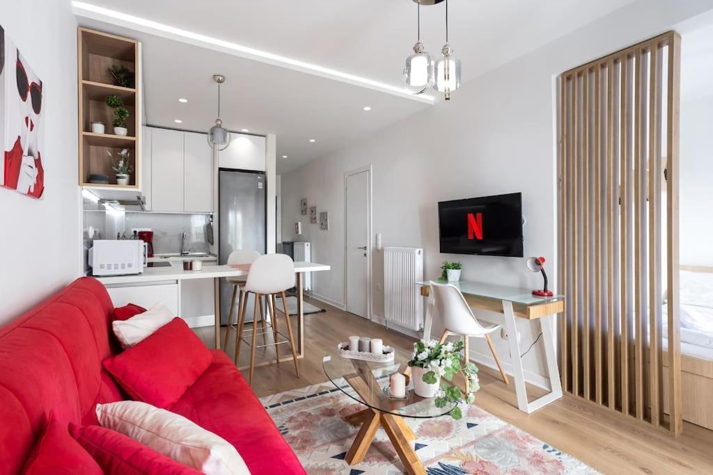 Red Velvet Apt Near City Centre Салоніки Екстер'єр фото